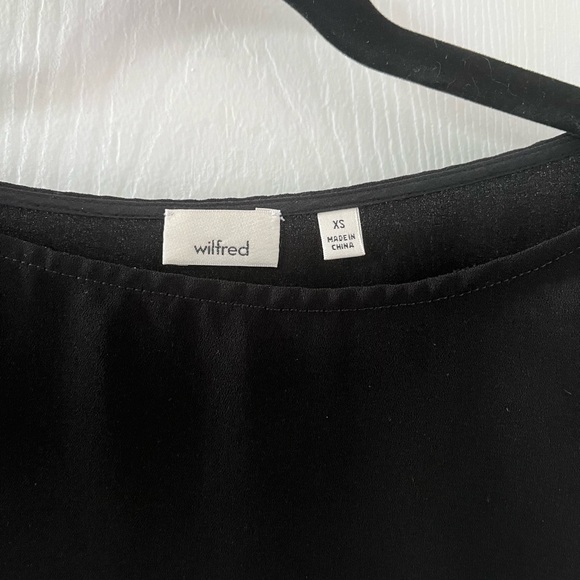 Aritzia Black Long-sleeve - Picture 4 of 4